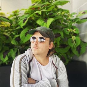 Meet your Posher, Adam